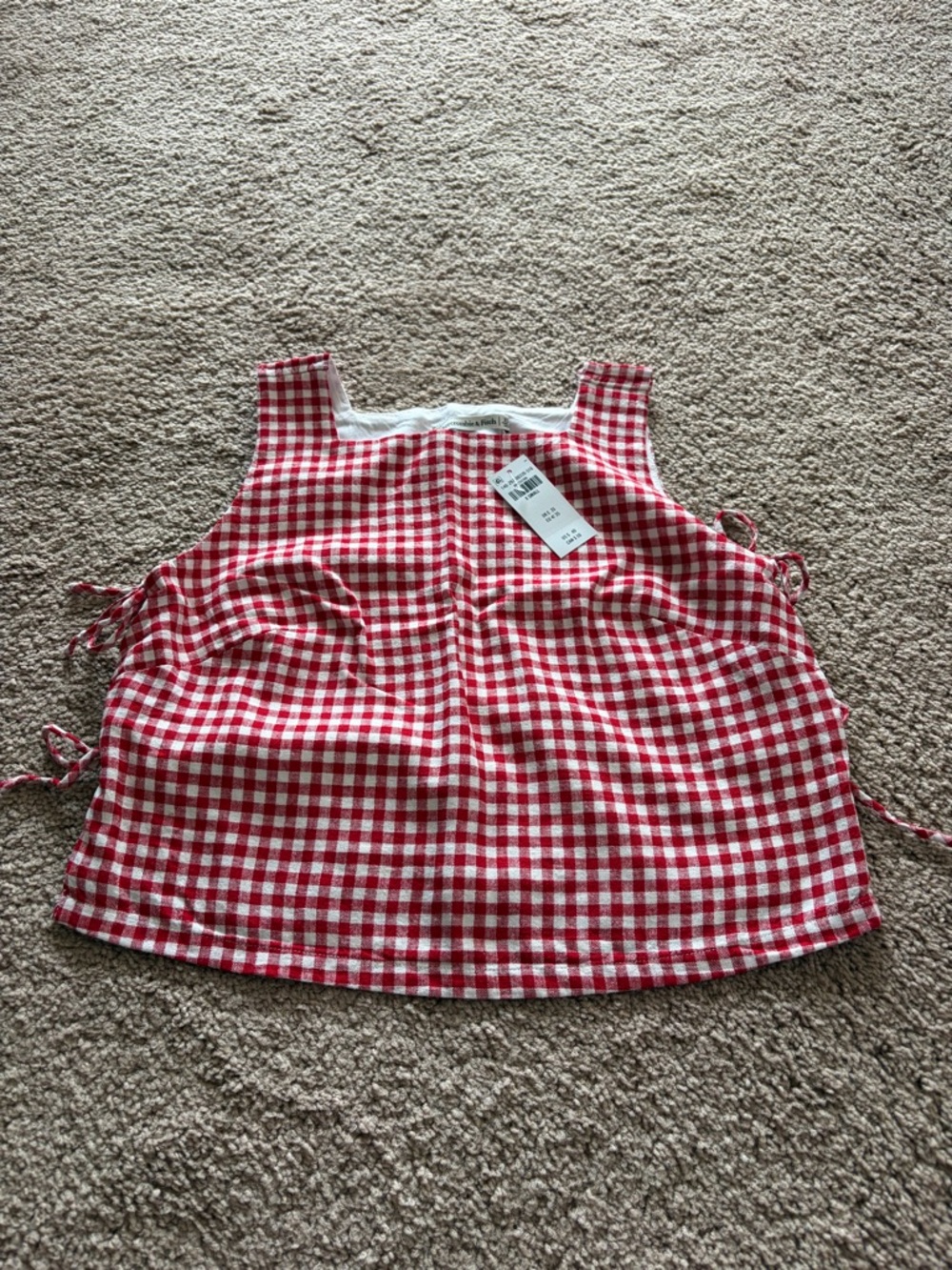 NWT Abercrombie Red and White Gingham Sleeveless Tie-Side Top
